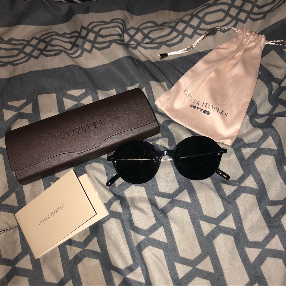 HOLIDAY SALE🍁NWOT Oliver Peoples Women’s sunnies!